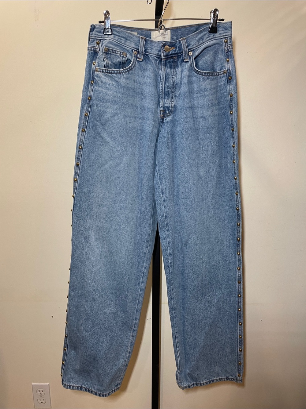 Universal Thread Light Wash Straight-Leg Jeans with Side Studs